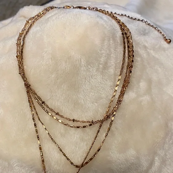 🌸 Rose Gold Layered Choker Necklace - Picture 8 of 12